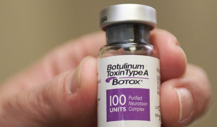 Un envase de Botox, fabricado por Allergan, en Beverly Hills, California, el 20 de marzo de 2002. ( Damian Dovarganes/AP Photo)