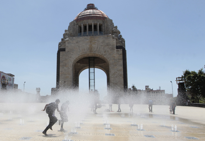 México prevé cinco olas de calor y suma 95 casos de daños a salud por altas temperaturas