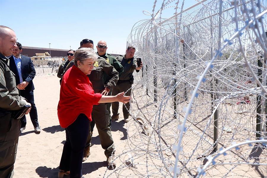 Canciller mexicana visita frontera para «corroborar» labor migratoria de EE.UU.