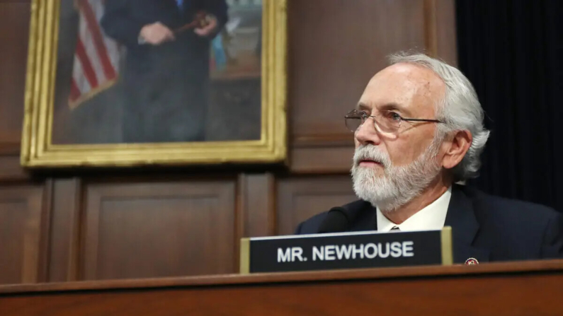 El representante Dan Newhouse durante una audiencia en el Rayburn House Office Building, en Capitol Hill, el 25 de julio de 2019. (Chip Somodevilla/Getty Images)