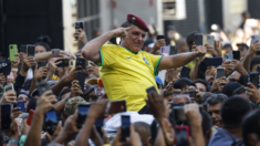 Bolsonaro elogia al magnate Elon Musk por defender las libertades