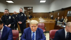 Ya no se podrán tomar más fotos de Trump dentro de la corte, dice funcionario judicial