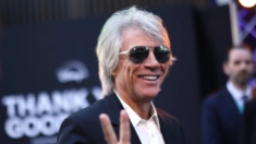 Jon Bon Jovi dejará «en manos de Dios» su recuperación tras cirugía de cuerdas vocales
