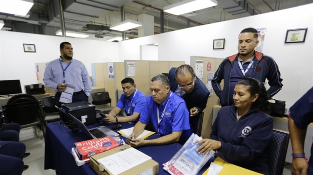Tribunal Electoral de Panamá suspende voto adelantado por error en papeleta digital