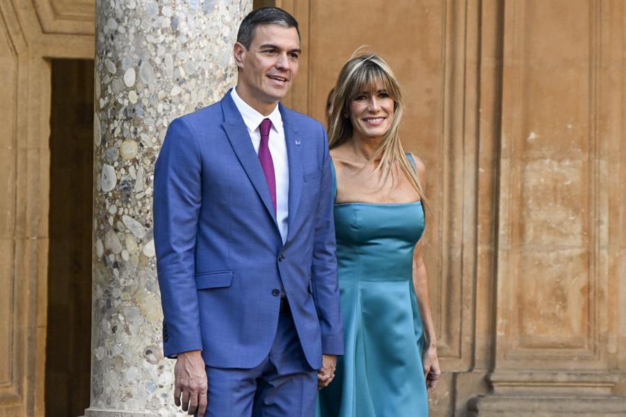 Sánchez reflexionará sobre si renuncia a la Presidencia tras la denuncia contra su esposa