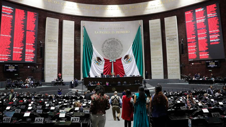 Fotografía cedida el lunes 22 de abril de 2024 por la Cámara de Diputados, de una sesión ordinaria en la Ciudad de México (México). EFE/Cámara de Diputados