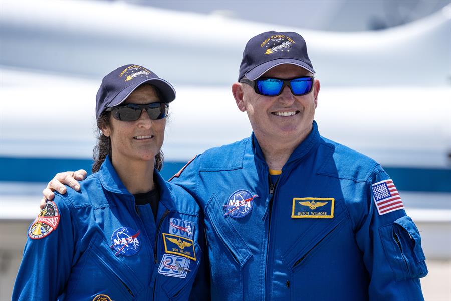 Llegan a Florida los dos astronautas de primera misión tripulada de Boeing a la EEI