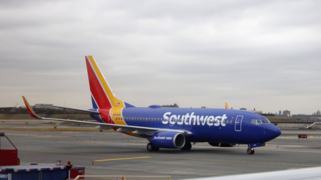 Southwest se retira de 4 aeropuertos por pérdidas del primer trimestre y problemas con Boeing