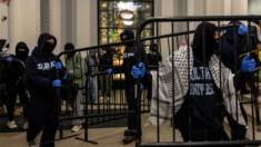Casa Blanca denuncia toma de un edificio por manifestantes de Columbia