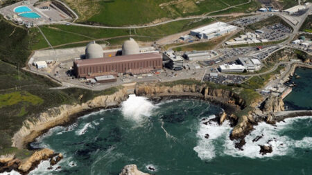 Demanda cuestiona $1000 millones en fondos federales para la última central nuclear de California