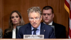 Presidente de la Cámara «perdió todos sus principios» ante requisito para la FISA, dice senador