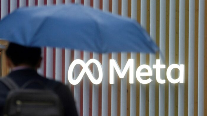 El logotipo de Meta en Davos, Suiza, el 22 de mayo de 2022. (Arnd Wiegmann/Reuters)