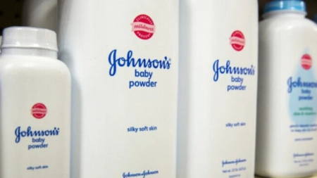 Johnson & Johnson ofrece USD 6500 millones para resolver demandas por cáncer relacionado a su talco