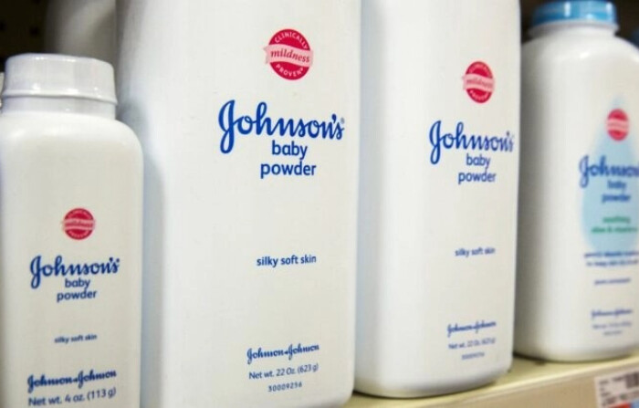 Johnson & Johnson ofrece USD 6500 millones para resolver demandas por cáncer relacionado a su talco