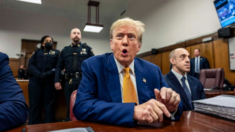 Trump cambia de estrategia y avisa que podría no testificar en el juicio