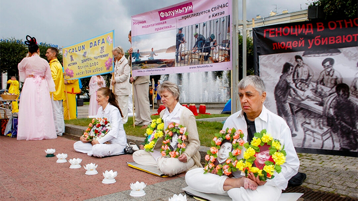 Rusia allana casas de practicantes de Falun Gong mientras estrecha lazos con China