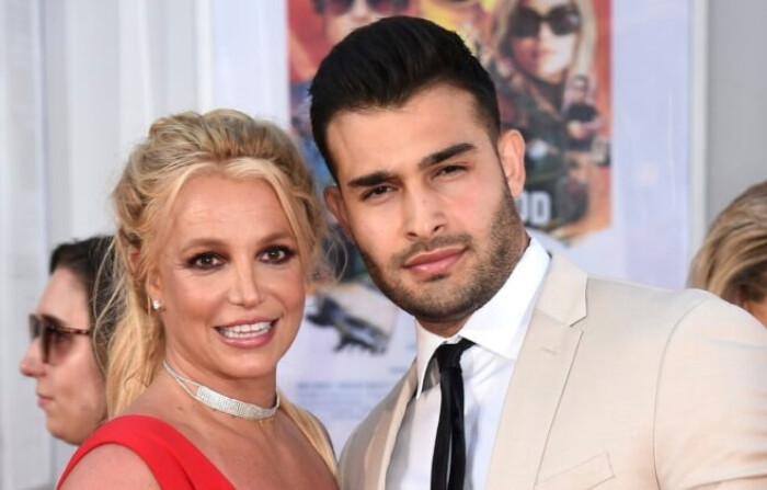 Britney Spears y Sam Asghari aparecen en el estreno de "Once Upon a Time in Hollywood" en Los Ángeles el 22 de julio de 2019. (Jordan Strauss/Invision/AP)
