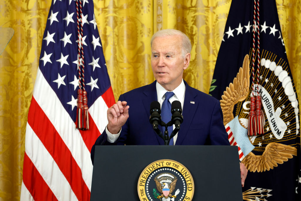 Administración de Biden finaliza regla que permite a «dreamers» inscribirse al «Obamacare»
