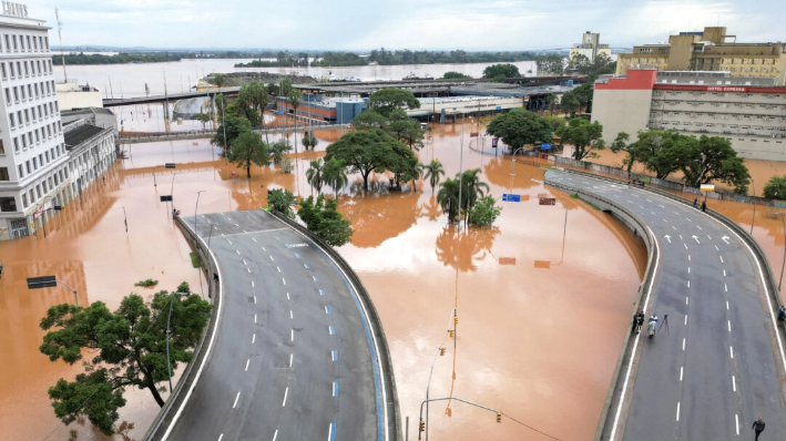 El centro de una ciudad inundada en el estado de Rio Grande do Sul, Brasil, el 5 de mayo de 2024. (Renan Mattos/Reuters)