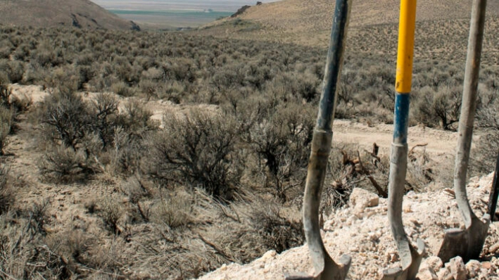 Perforación exploratoria para la autorización del proyecto Thacker Pass de Lithium Nevada Corp. en la frontera entre los estados de Nevada y Oregón. (Suzanne Featherston/Foto AP)
