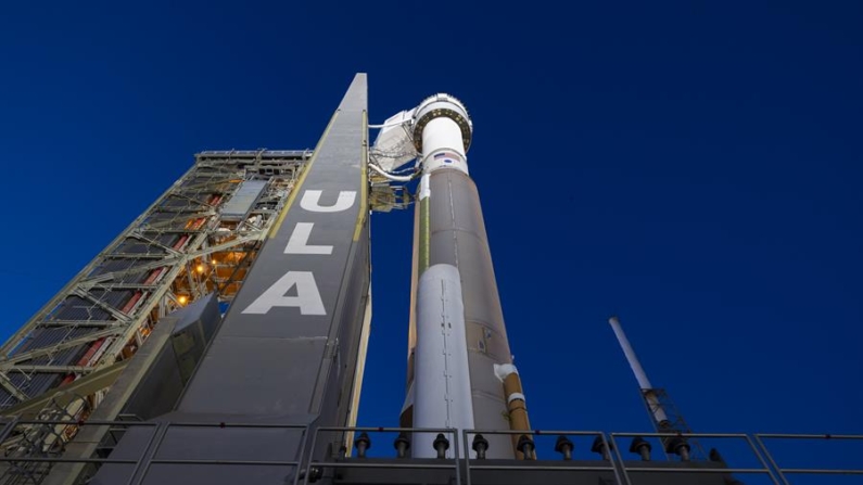 Fotografía cedida por United Launch Alliance (ULA) donde se muestra el cohete Atlas V que lleva el Starliner de Boeing instalado el domingo 5 de mayo en el Complejo de Lanzamiento Espacial-41 (SLC-41) en Cabo Cañaveral, Florida (Estados Unidos). EFE/ULA