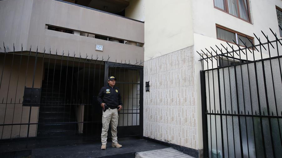 Policía de Perú detiene a hermano de Dina Boluarte por presunto tráfico de influencias
