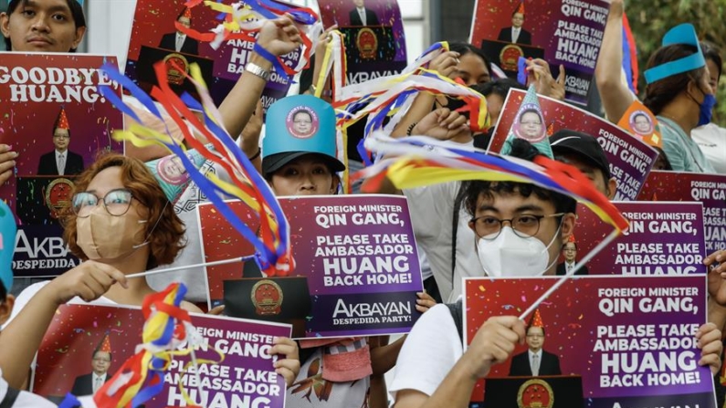 Manifestantes piden la dimisión del embajador chino en Filipinas, Huang Xilian (Protestas, Filipinas) EFE/EPA/Rolex Dela Pena