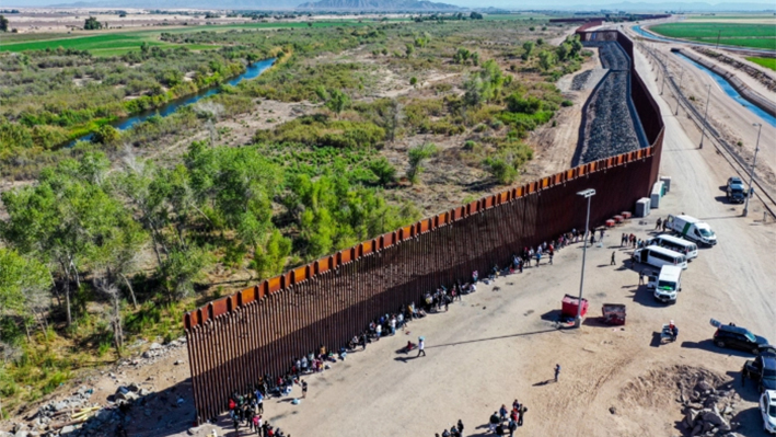 «Necesitamos el muro», dicen residentes de Arizona mientras la crisis fronteriza afecta las comunidades