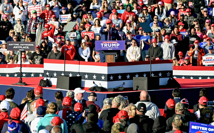 El expresidente y candidato republicano a la presidencia en 2024, Donald Trump, habla durante un rally de campaña en Wildwood, Nueva Jersey, el 11 de mayo de 2024. (Jim Watson/AFP vía Getty Images)