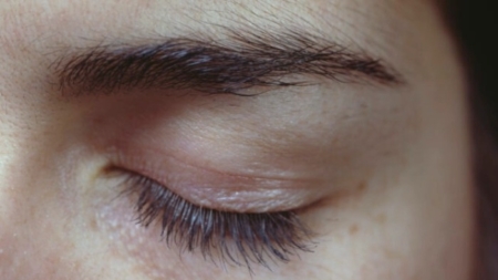 Vapear podría dañar la capa exterior del ojo y afectar la visión