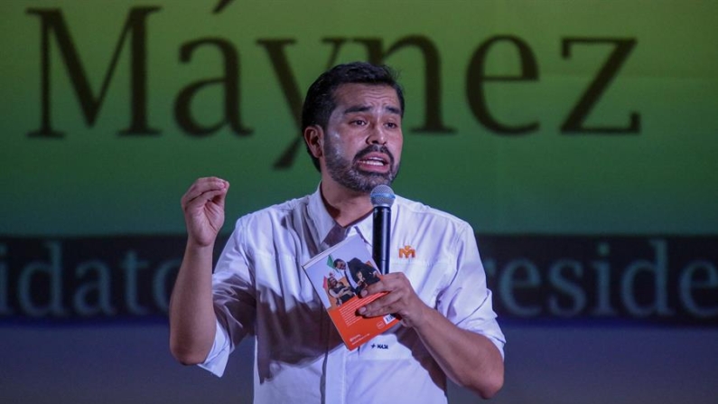 El candidato presidencial del opositor Movimiento Ciudadano (MC) Jorge Álvarez Máynez, participa en un conversatorio universitario, este lunes 15 de mayo de 2024 en ciudad de Mérida, Yucatán (México). EFE/Lorenzo Hernández