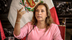 Presidenta de Perú cambia al canciller y a otros tres ministros