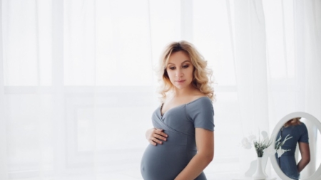 Estrés durante el embarazo puede afectar el desarrollo cognitivo del bebé, según estudio