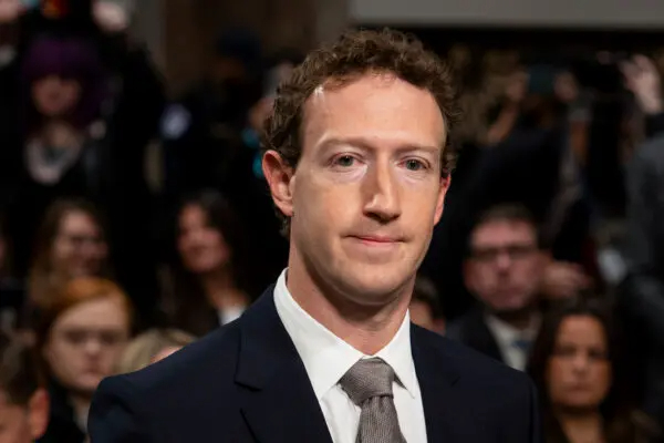 El fundador y director ejecutivo de Meta, Mark Zuckerberg, llega para testificar ante el Comité Judicial del Senado en Washington el 31 de enero de 2024. (Madalina Vasiliu/The Epoch Times)