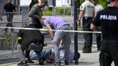 Autoridades eslovacas acusan a sospechoso de intentar asesinar a primer ministro por motivos políticos