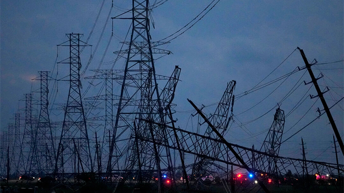 Al menos 4 muertos y 850,000 hogares y empresas sin electricidad en Houston por fuertes tormentas