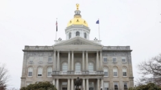 Republicanos de New Hampshire votan por prohibir a niños biológicos competir en deportes de niñas