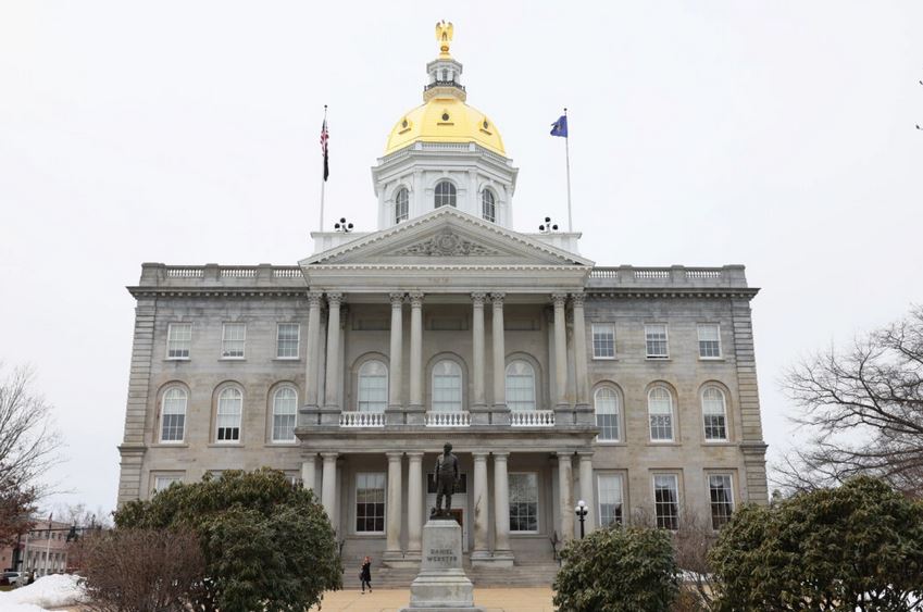 Republicanos de New Hampshire votan por prohibir a niños biológicos competir en deportes de niñas