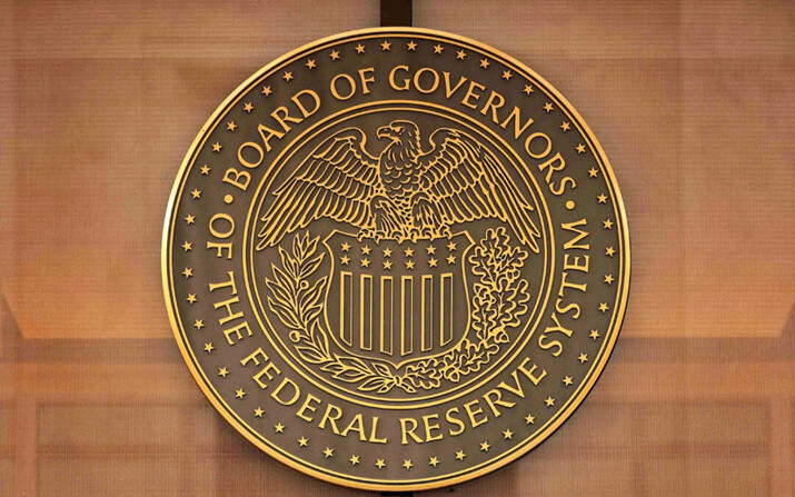 El sello de la Reserva Federal aparece en el exterior del edificio William McChesney Martin de la Fed, en Washington, el 13 de marzo de 2023. (Alex Wong/Getty Images)
