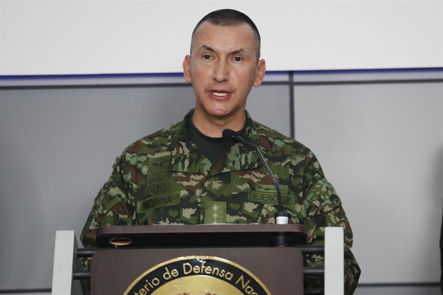 Petro destituye al comandante del Ejército en medio de crisis en el suroeste de Colombia