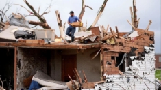 Tornado en Iowa causa varias muertes mientras que fuertes tormentas arrasan de nuevo el Medio Oeste