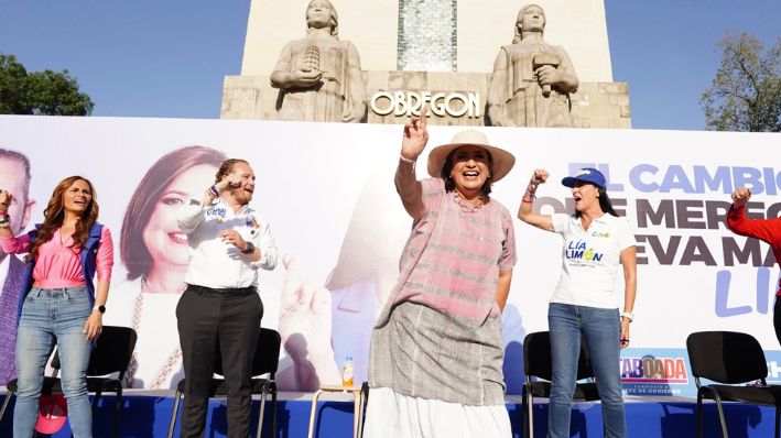 Xóchitl Gálvez Ruiz, candidata a la Presidencia de la República, en el encuentro con ciudadanos de la alcaldía Álvaro Obregón, en el Parque de la Bombilla, Ciudad de México, el 21 de mayo de 2024. (Cortesía: Campaña Xóchitl Gálvez)