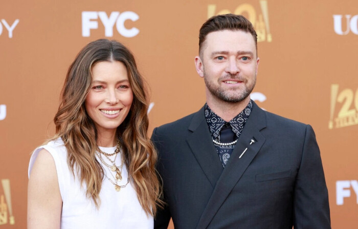 Jessica Biel y su marido Justin Timberlake llegan al evento de estreno de FYC de Los Ángeles para "Candy" de Hulu en Los Ángeles, California, el 9 de mayo de 2022. (Michael Tran/AFP vía Getty Images)
