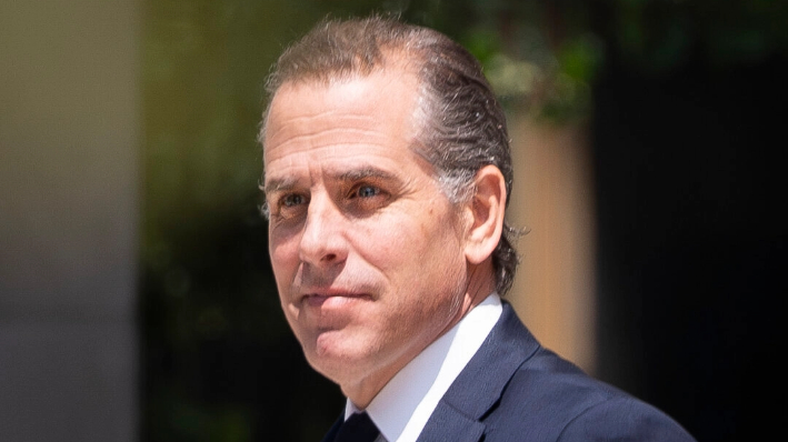 Hunter Biden sale del edificio federal J. Caleb Boggs, en Wilmington, Delaware, el 26 de julio de 2023. (Madalina Vasiliu/The Epoch Times)