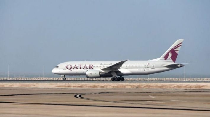 Un avión de Qatar Airways despega del Aeropuerto Internacional Hamad en Doha, Qatar, el 20 de julio de 2017, en una imagen de archivo. (Stringer/AFP/Getty Images)