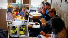 El Club sin conexión: Amigos organizan reuniones sin celulares y conectan con la vida real