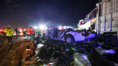 Autobús choca contra autos en el sur de Turquía, dejando 10 muertos y 39 heridos