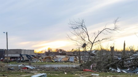 Kentucky declara estado de emergencia tras severos daños por tormentas