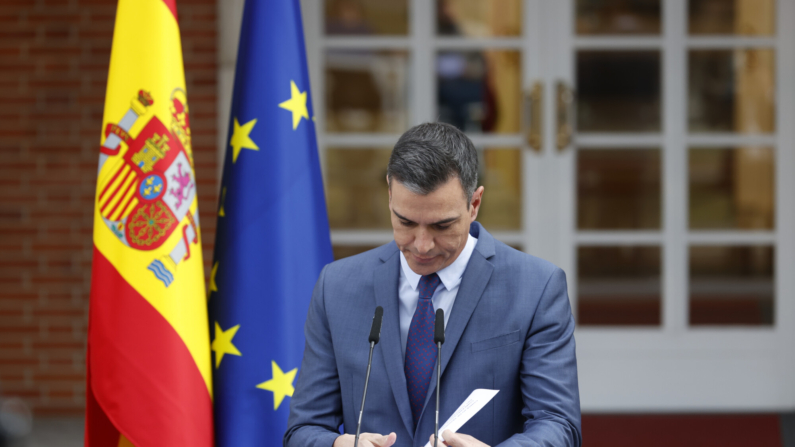 Imagen de archivo (24/02/2022) del presidente del Gobierno, Pedro Sánchez, durante una declaración institucional en el Palacio de La Moncloa. EFE/ Javier Lizón