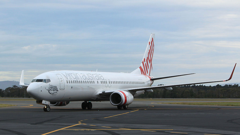 Un vuelo de Virgin Australia llega al Aeropuerto Internacional de Hobart en Hobart, Australia, en una fotografía de archivo. (Graham Denholm/Getty Images)